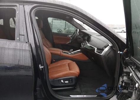 2023 BMW X6 xDrive40I z USA, uszkodzony, nr VIN 5UXCY6C00P9S03866